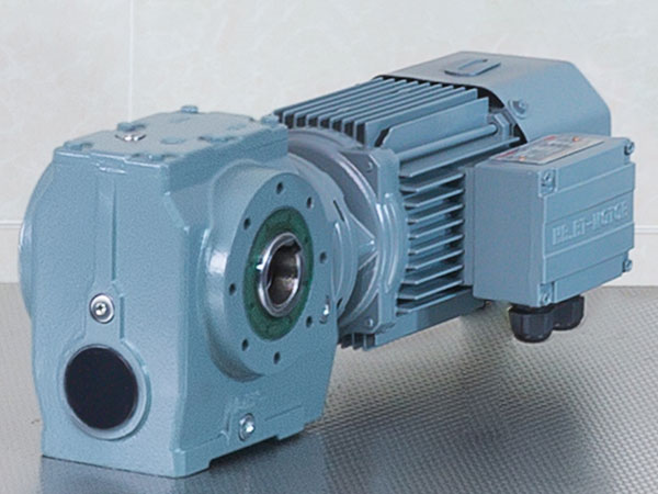 Apakah perbezaan antara alat pemacu dan motor reducer gear helical?